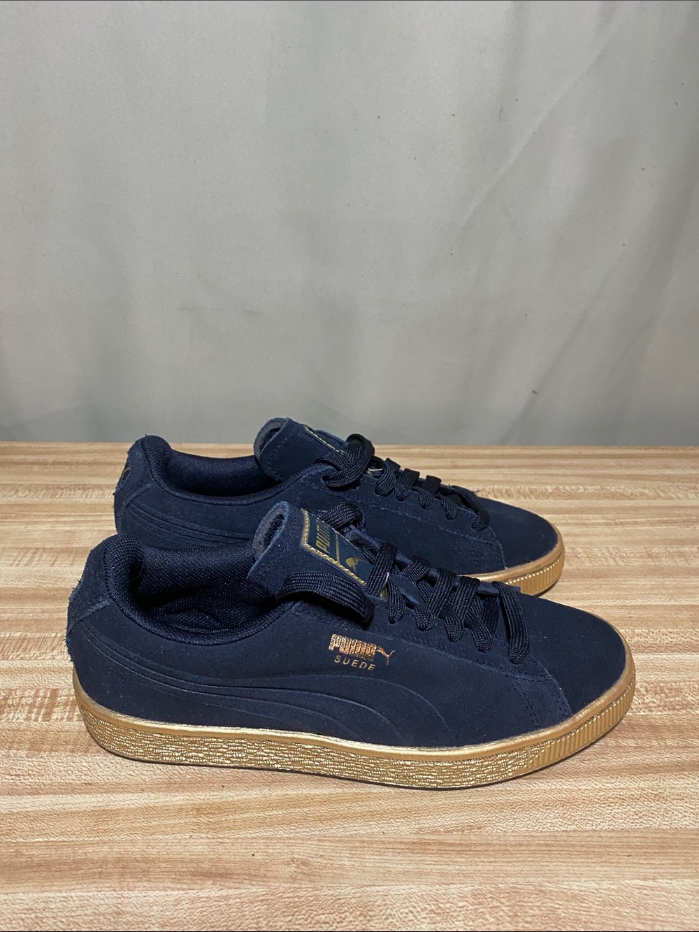 Puma Suede Classic Junior Black Team Gold Youth Shoes 4c